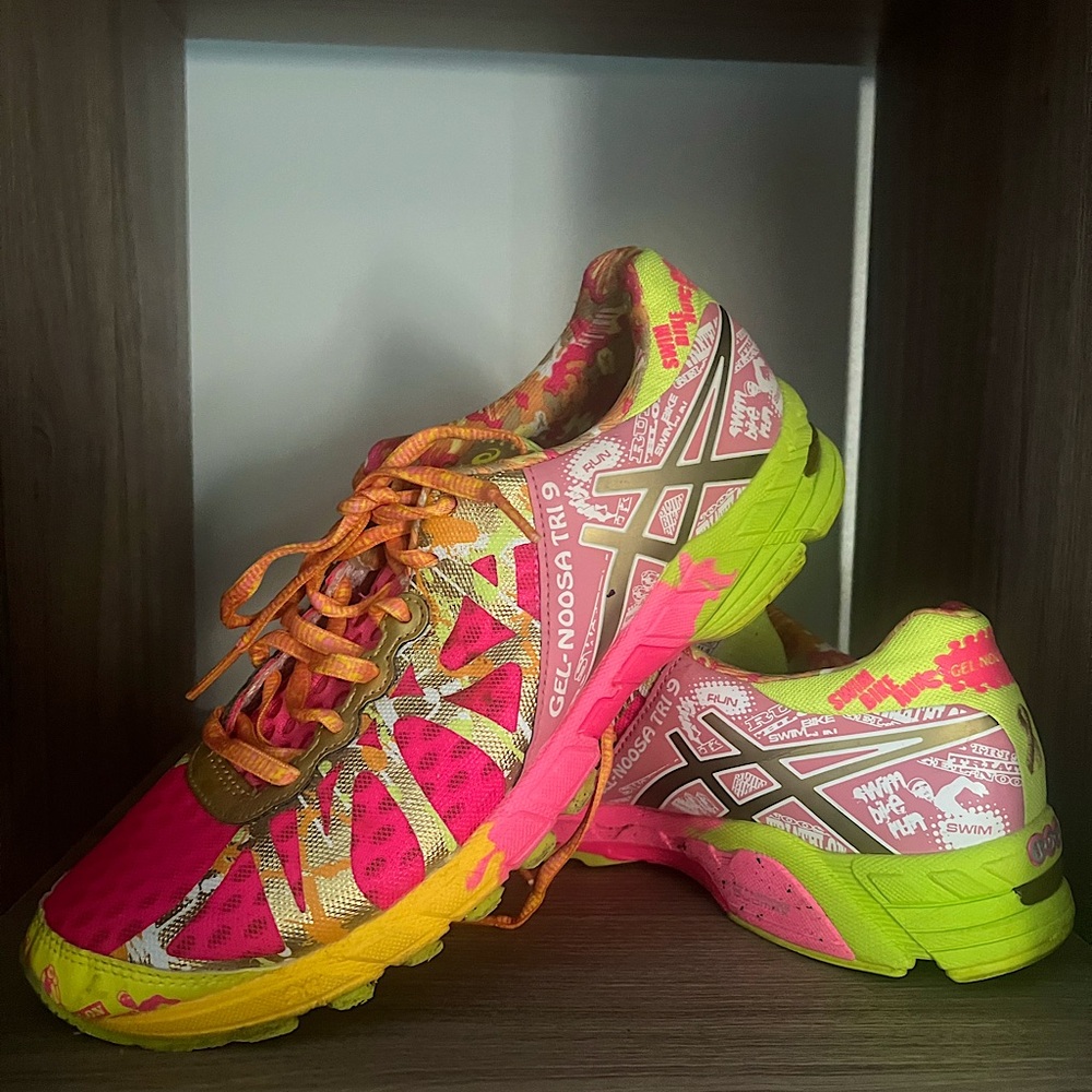 ASICS Women's Gel Noosa Tri  Pink and Yellow Running Shoes size 9 1/2